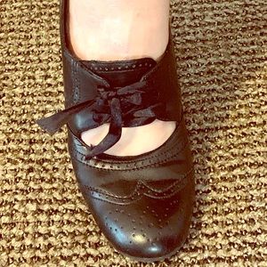 CLOSET CLEAN OUT SALE Fioni size 10 cutout oxfords